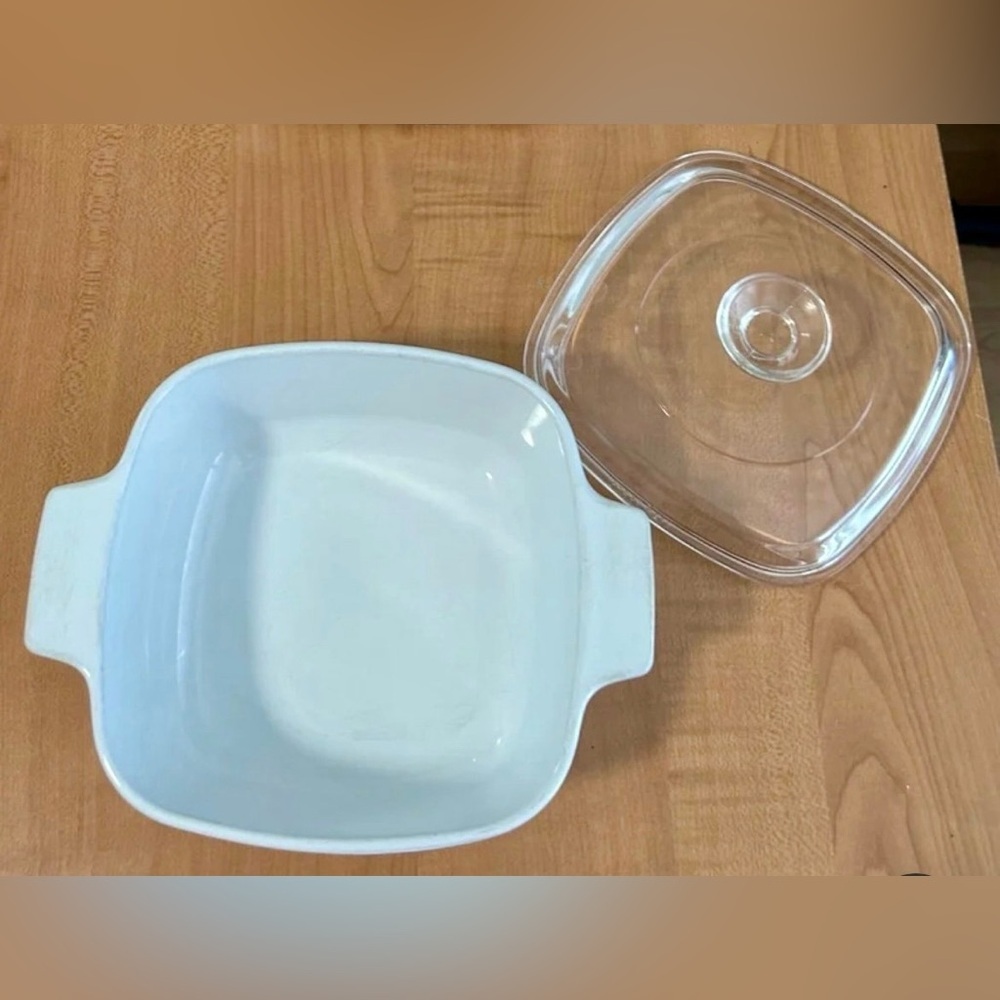 Vintage CorningWare cornflower blue casserole dish & lid 1 1/2 qt glassware - Picture 2 of 4